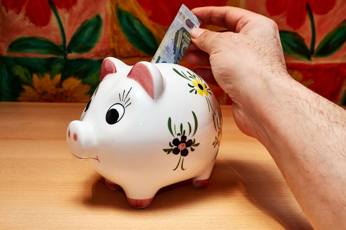 combien économiser par mois